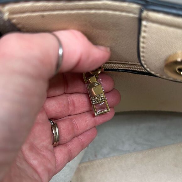 Marc New York Andrew Marc Beige Flower Cut Out Hobo Bag Purse Gold Hardware - Picture 12 of 15